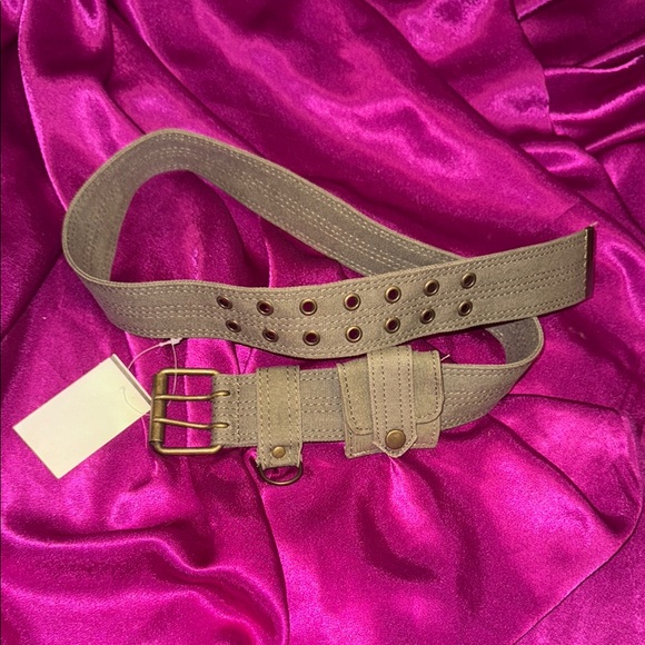 hbc Accessories - NWT Stylish olive green army style pouch Belt from the bay